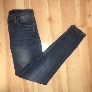 Buckle Jeans